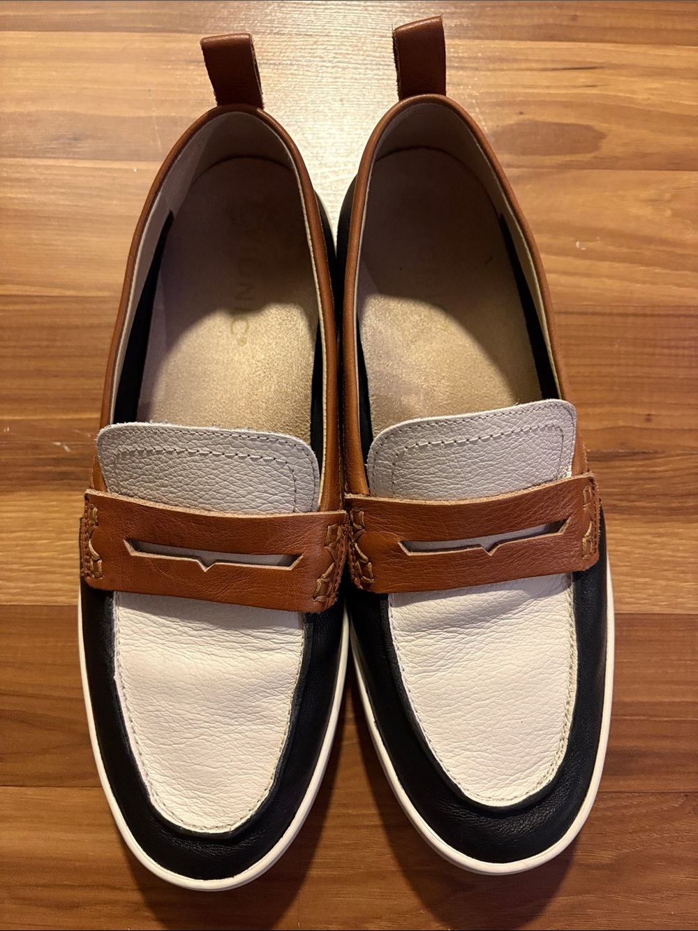 Vionic Uptown Women’s Leather Loafer